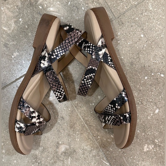 Abeo Kai sandals size 7.5 like new - Picture 4 of 7